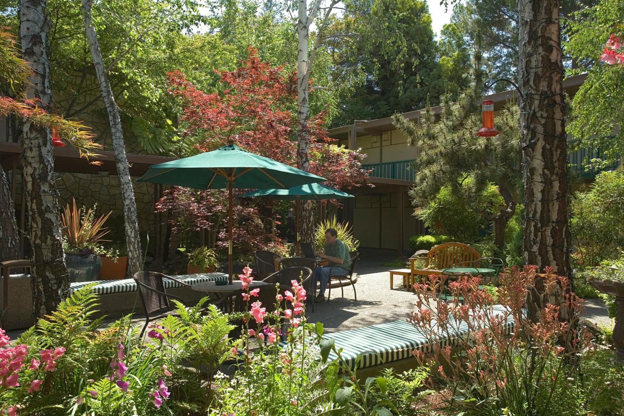 The Creekside Inn Пало Алто Екстериор снимка